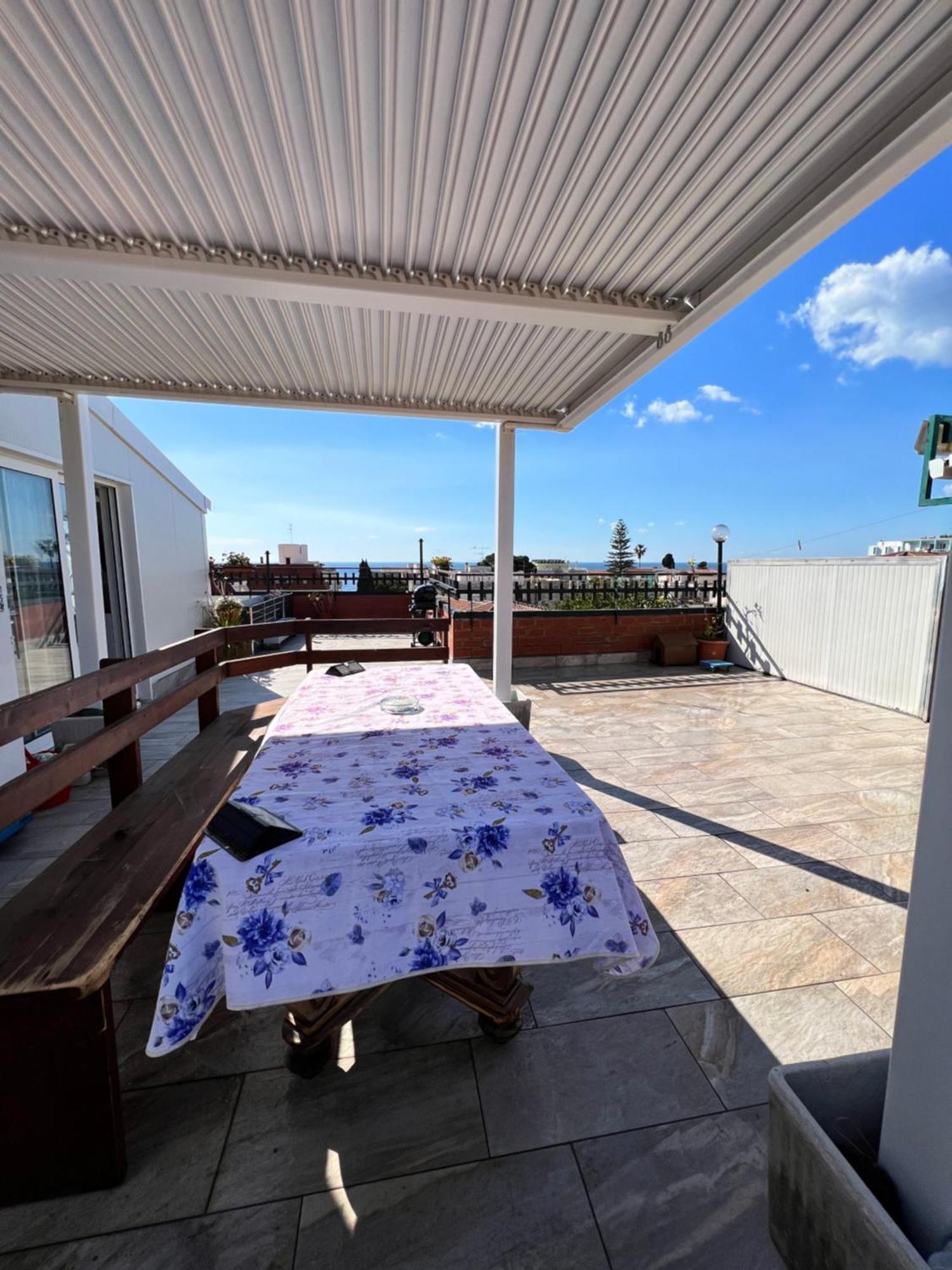 Sea View 2 Bedroom Vacation Apartment Джардини-Наксос Экстерьер фото